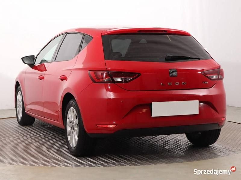 Używany Seat Leon 2014 Czerwony Hatchback