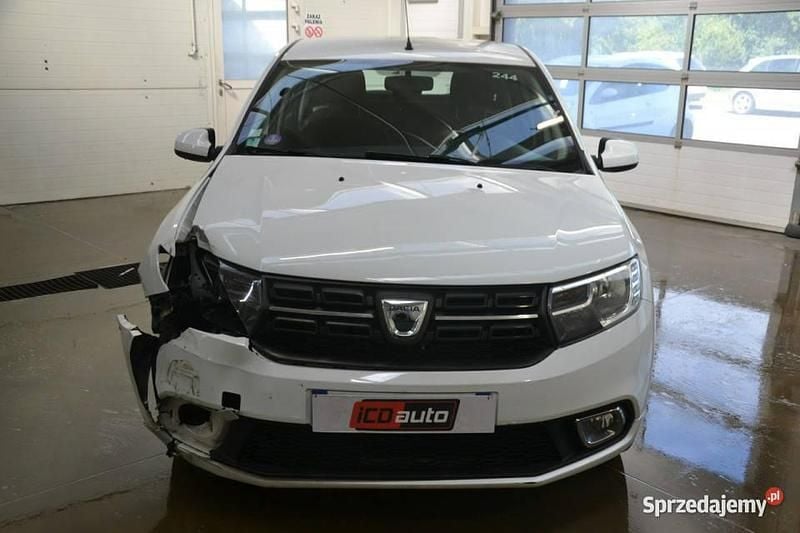 Biały Używany 2017 Dacia Sandero Hatchback | 12 200 zł - Obraz 1/4
