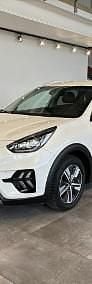 Używany Kia Niro 141 KM (103 kW) 2021 Biały SUV
