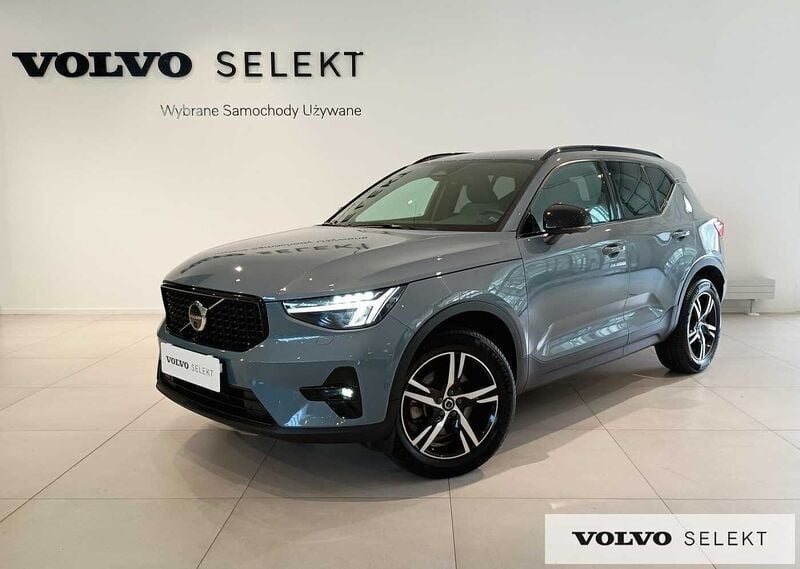 Szary Używany 2023 Volvo XC40 SUV | 159 900 zł (Uczciwa cena) - Obraz 1/3