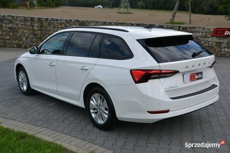 Używany Skoda Octavia 116 KM (85 kW) 2023 Biały Kombi