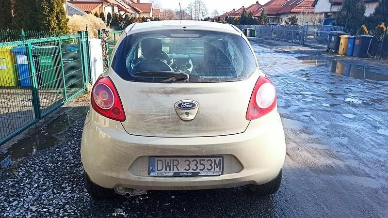 Używany Ford Ka Ambiente 2009 Beżowy Coupe
