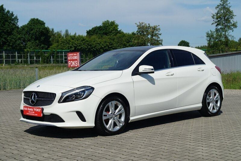 Biały Używany 2016 Mercedes A180 Hatchback | 63 900 zł (Dość drogi) - Obraz 1/4