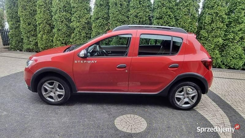 Używany Dacia Sandero Stepway 90 KM (66 kW) 2017 Bordowy (metalik) Hatchback