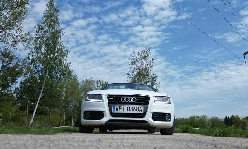 Biały Używany 2010 Audi A5 Cabriolet Kabriolet | 35 800 zł - Obraz 1/4