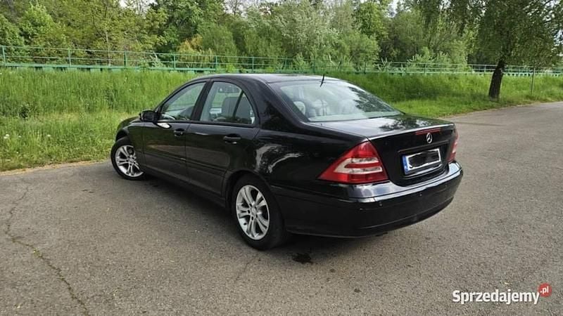 Używany Mercedes C200 2005 Czarny Sedan/Limuzyna