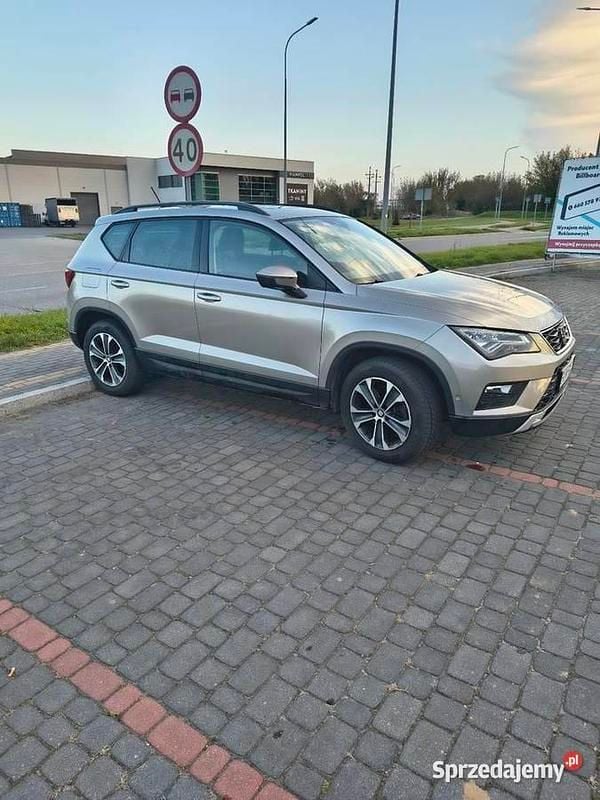 Beżowy Używany 2016 Seat Ateca SUV | 47 500 zł - Obraz 1/4