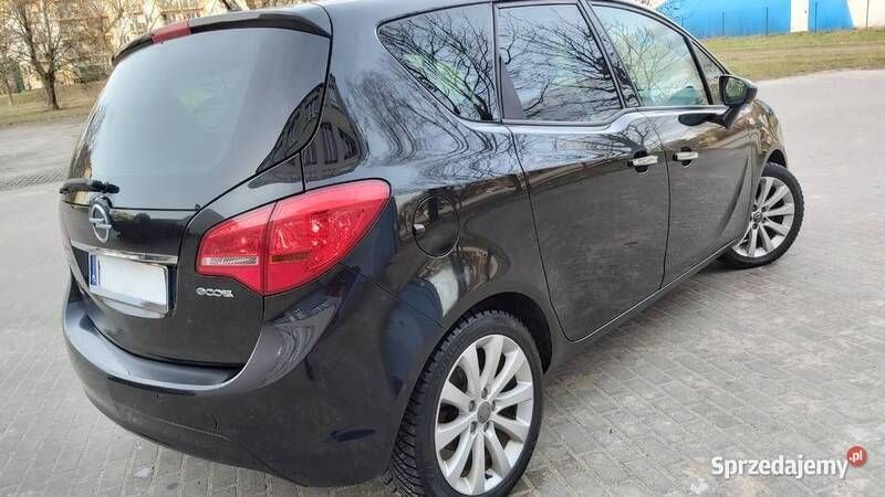 Czarny Używany 2010 Opel Meriva Minivan | 19 900 zł (Uczciwa cena) - Obraz 1/4