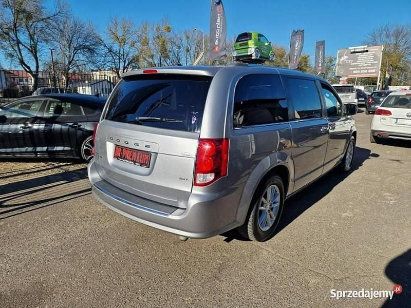 Używany Dodge Grand Caravan 293 KM (215 kW) 2020 Szary Minivan