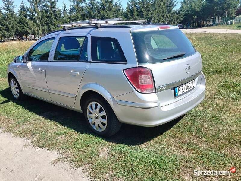 Używany Opel Astra 2008 Srebrny Sedan/Limuzyna