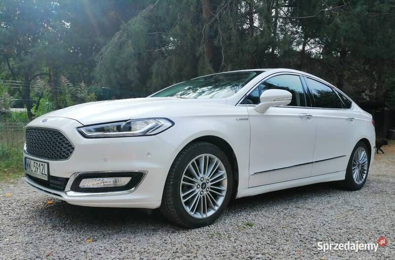 Biały Używany 2017 Ford Mondeo Vignale Sedan/Limuzyna | 79 000 zł (Drogi) - Obraz 1/4