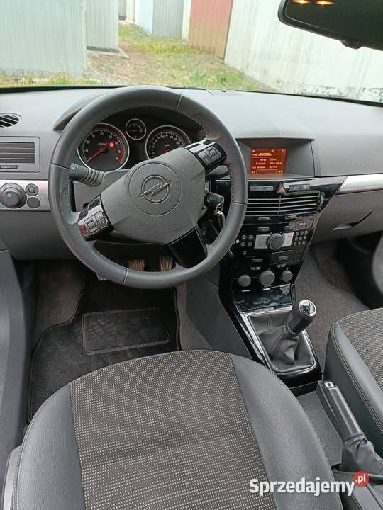 Używany 2009 Opel Astra GTC | 13 500 zł (Dobra cena) - Obraz 1/4