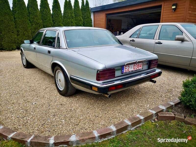 Srebrny Używany 1989 Jaguar XJ6 Sovereign Sedan/Limuzyna | 26 500 zł - Obraz 1/4