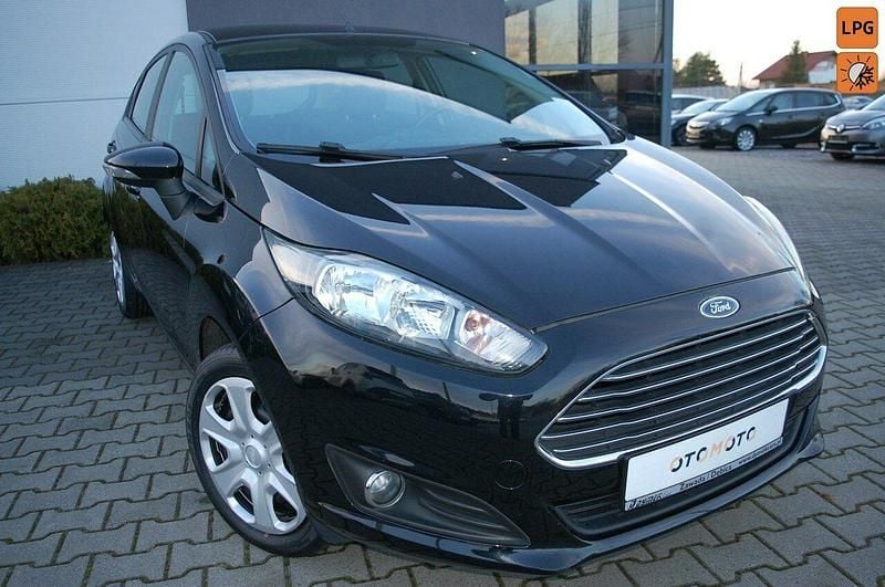 Czarny Używany 2015 Ford Fiesta Hatchback | 24 900 zł (Uczciwa cena) - Obraz 1/4