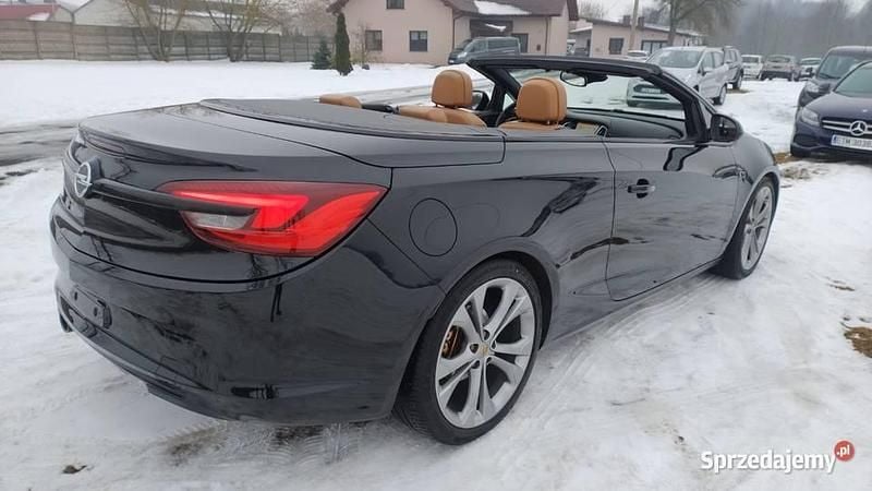 Używany Opel Cascada 2018 Czarny Kabriolet