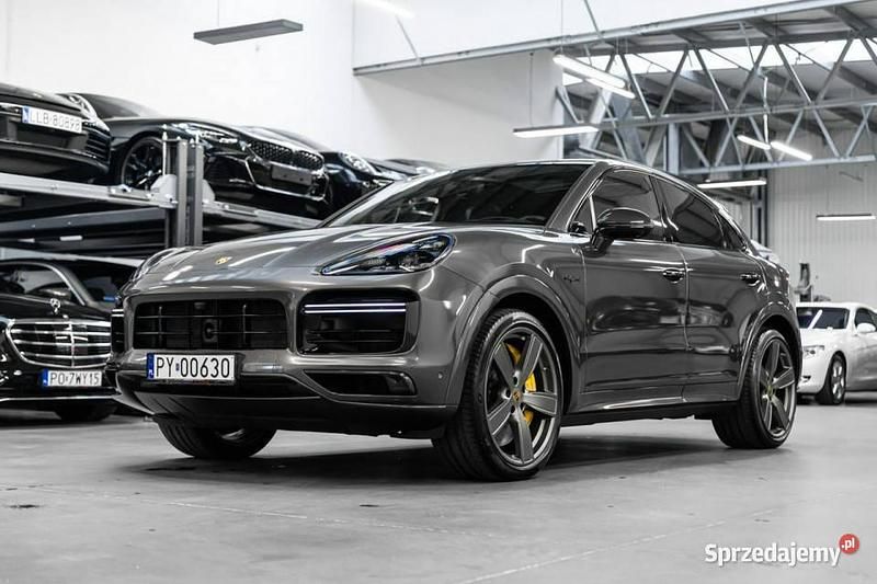 Zielony Używany 2022 Porsche Cayenne Turbo S SUV | 725 000 zł - Obraz 1/4