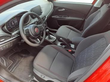 Używany Fiat Tipo 130 KM (95 kW) 2024 Czerwony