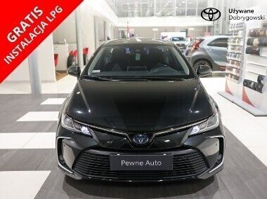 Używany Toyota Corolla Comfort 122 KM (89 kW) 2021 Czarny Sedan/Limuzyna