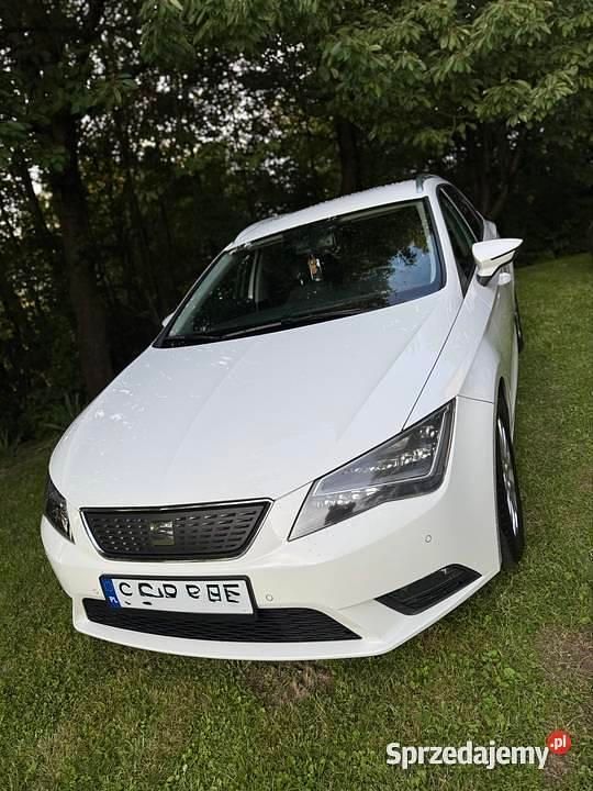 Biały Używany 2014 Seat Leon Kombi | 24 500 zł (Uczciwa cena) - Obraz 1/4