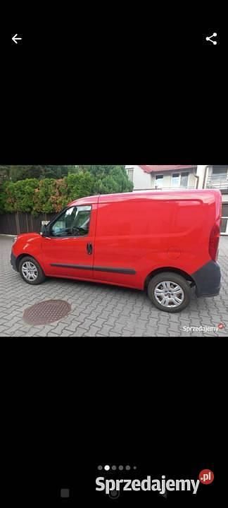 Czerwony Używany 2016 Fiat Doblò Minivan | 17 600 zł (Uczciwa cena) - Obraz 1/4