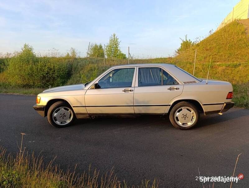 Używany Mercedes 190 1984 Sedan/Limuzyna