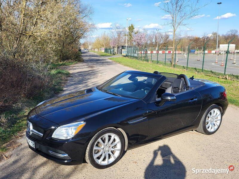 Czarny Używany 2016 Mercedes SLK300 Kabriolet | 85 000 zł - Obraz 1/4
