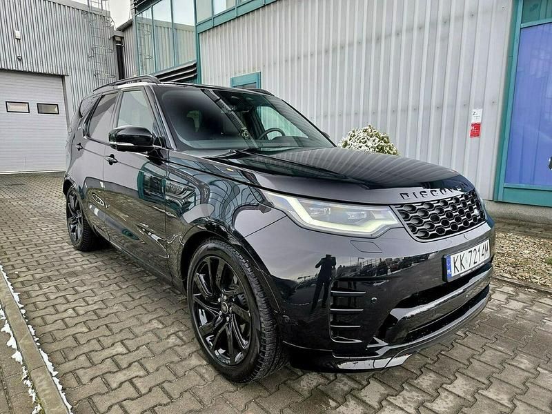 Używany Land Rover Discovery 5 SE Dynamic 250 KM (183 kW) 2025 Czarny (metalik) SUV