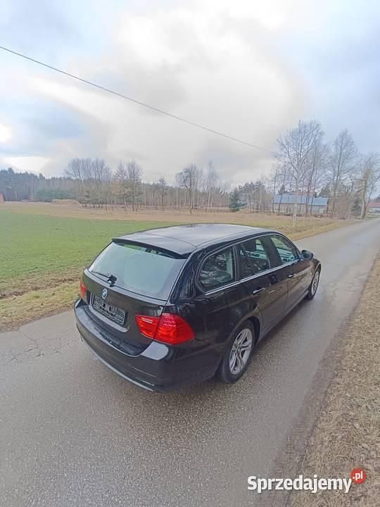Używany BMW 318 2010 Czarny Kombi