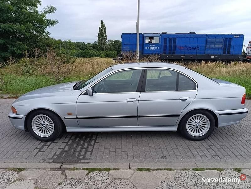 Srebrny Używany 1996 BMW 520 | 15 900 zł (Dobra cena) - Obraz 1/4