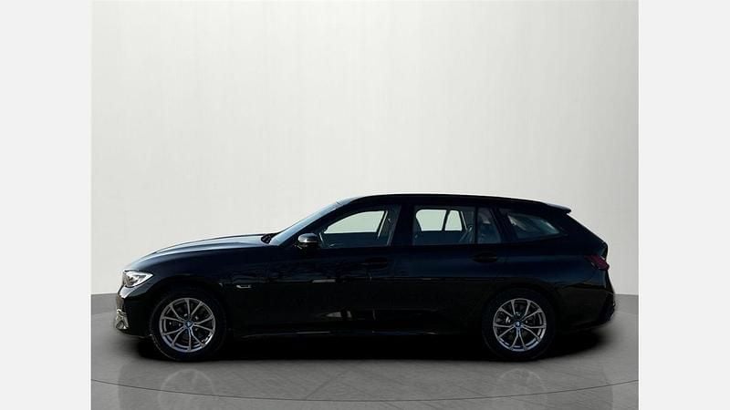 Używany BMW 320e Shadowline 163 KM (119 kW) 2022 Czarny Kombi