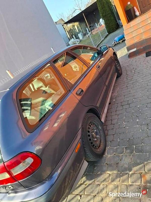 Używany Volvo V40 1997 Fioletowy Kombi