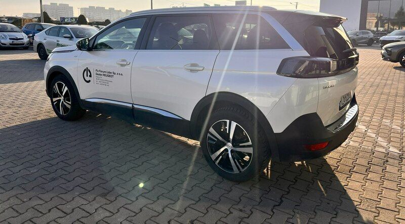 Używany Peugeot 5008 136 KM (100 kW) 2023 Biały Minivan