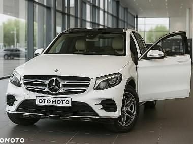 Biały Używany 2016 Mercedes GLC250 SUV | 121 400 zł - Obraz 1/4
