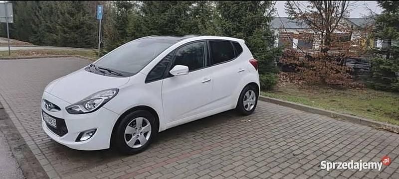 Biały Używany 2012 Hyundai ix20 Minivan | 18 000 zł - Obraz 1/4