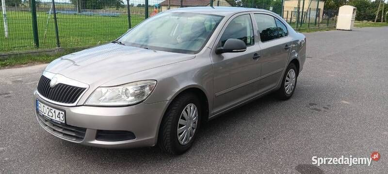 Używany Skoda Octavia 2009 Beżowy Sedan/Limuzyna