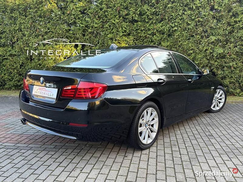 Czarny Używany 2011 BMW 530 Sedan/Limuzyna | 51 900 zł (Drogi) - Obraz 1/4