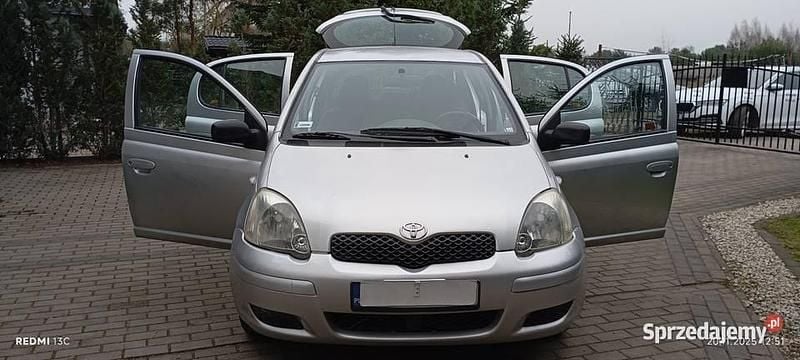 Srebrny Używany 2003 Toyota Yaris Hatchback | 4990 zł (Uczciwa cena) - Obraz 1/4