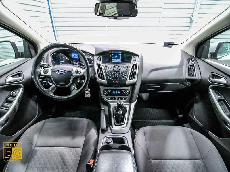 Używany Ford Focus 116 KM (85 kW) 2014 Srebrny (metalik) Kombi