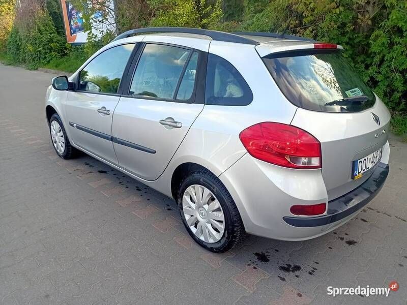 Srebrny Używany 2010 Renault Clio GrandTour Kombi | 15 500 zł (Uczciwa cena) - Obraz 1/4