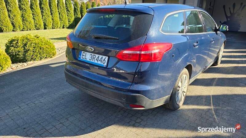 Używany Ford Focus 2016 Granatowy Kombi
