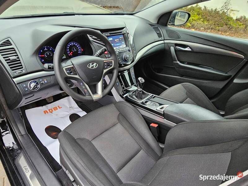Używany Hyundai i40 2015 Czarny Kombi