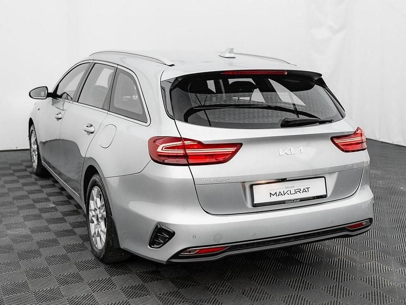 Używany Kia Ceed 160 KM (117 kW) 2022 Srebrny Hatchback