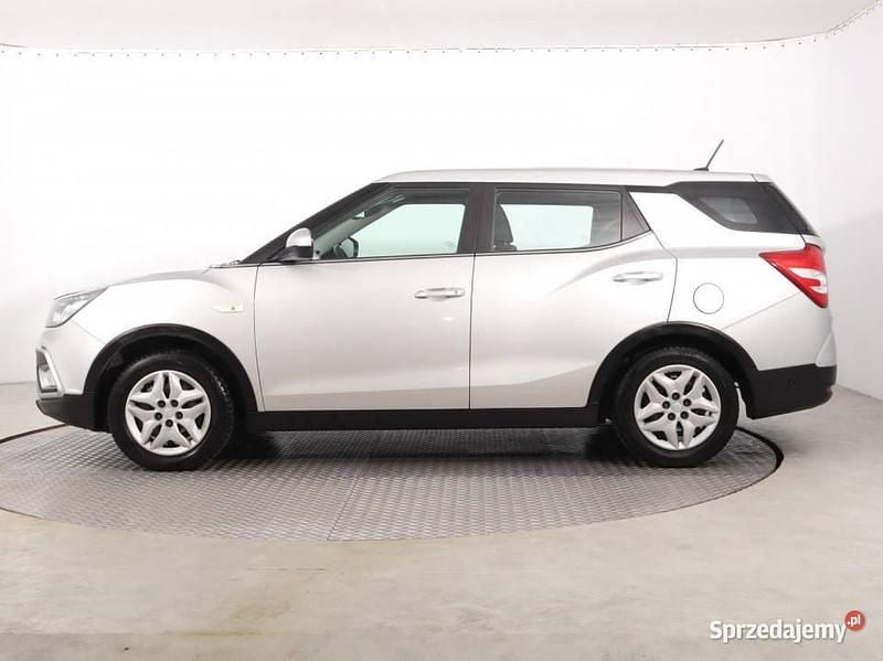 Używany Ssangyong (KGM) XLV 128 KM (94 kW) 2017 Srebrny SUV