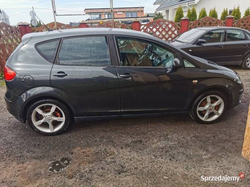 Grafitowy Używany 2010 Seat Altea Minivan | 10 900 zł - Obraz 1/4