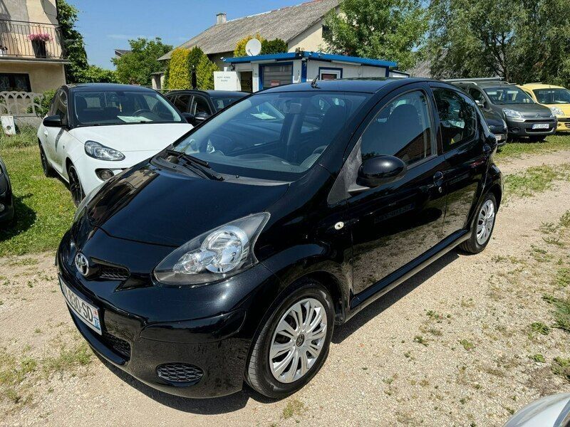 Czarny Używany 2011 Toyota Aygo Hatchback | 14 900 zł (Uczciwa cena) - Obraz 1/4