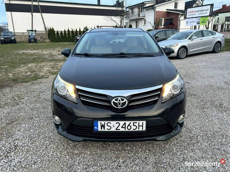 Czarny Używany 2011 Toyota Avensis Kombi | 39 900 zł (Uczciwa cena) - Obraz 1/4