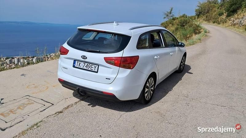Biały Używany 2017 Kia Ceed Hatchback | 32 900 zł (Uczciwa cena) - Obraz 1/4