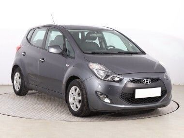 Szary Używany 2019 Hyundai ix20 Minivan | 46 499 zł (Uczciwa cena) - Obraz 1/4