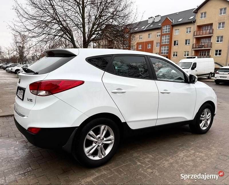 Biały Używany 2010 Hyundai ix35 SUV | 34 600 zł (Uczciwa cena) - Obraz 1/4
