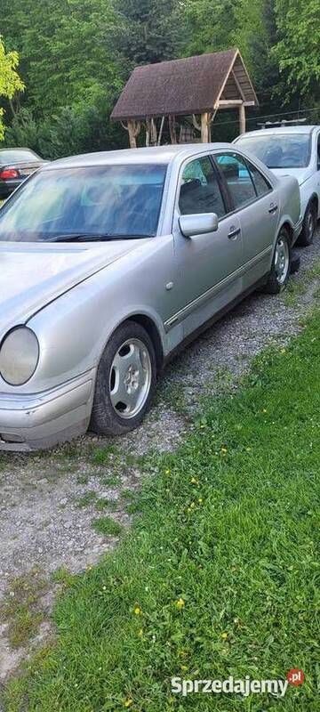 Używany 1996 Mercedes E250 Sedan/Limuzyna | 3000 zł - Obraz 1/4